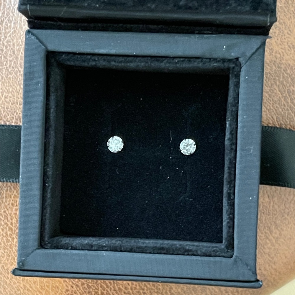 14K Gold Cubic Zirconia Stud Earrings